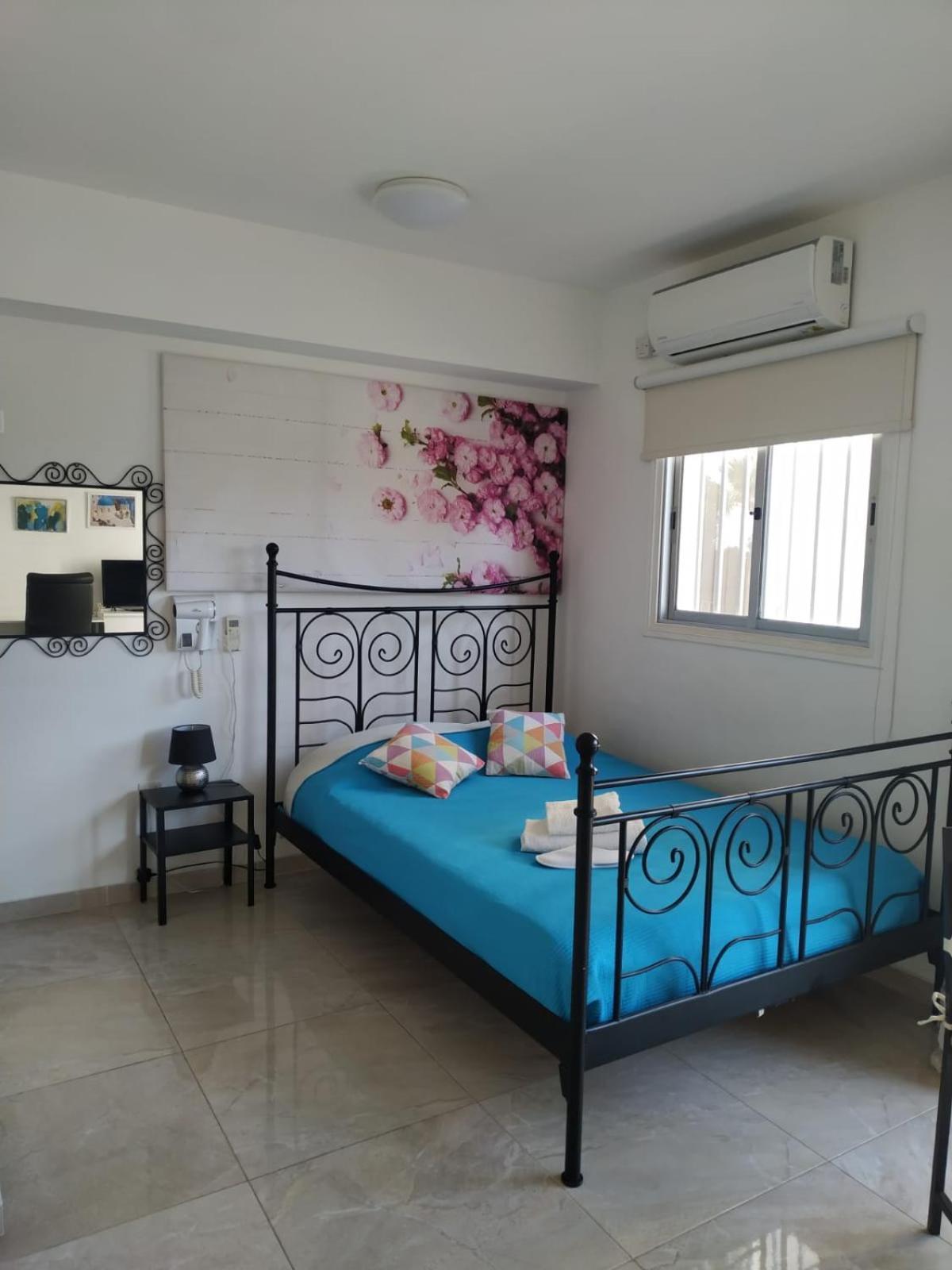 Stelia'S Seagate Studio Apt. Larnaca Exterior photo